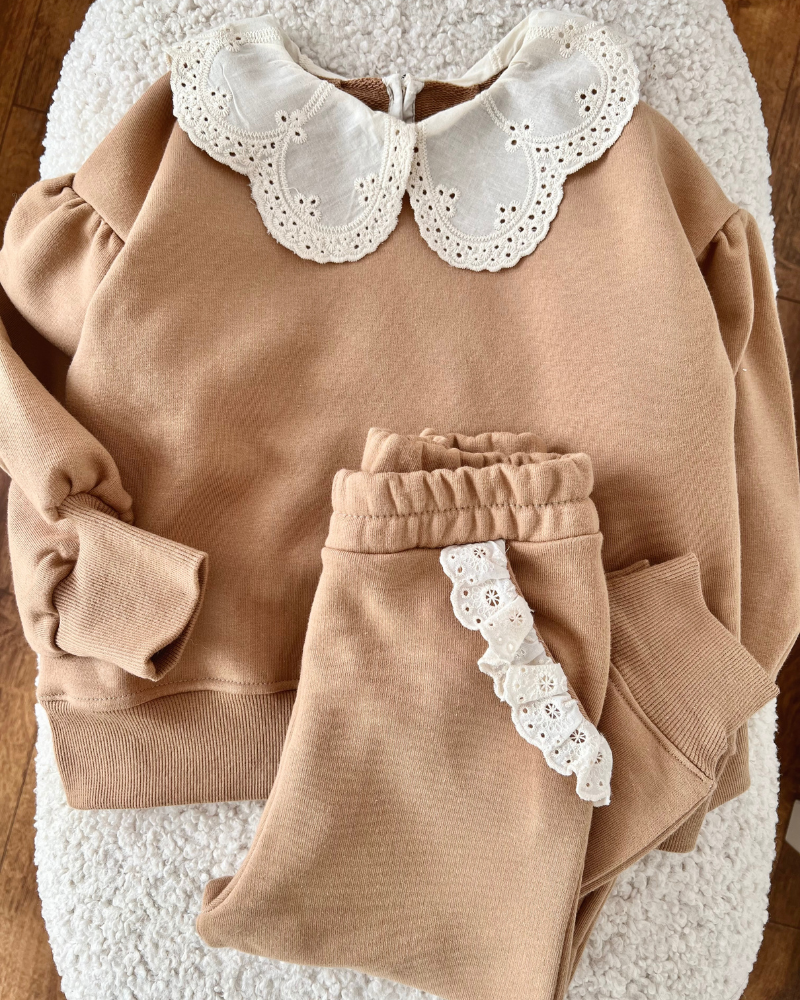 CHIARA - Survêtement à col en dentelle