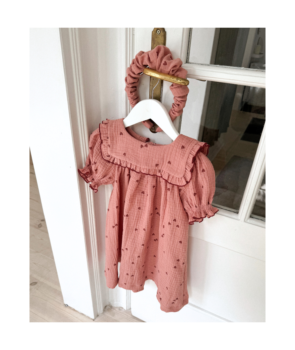 SIBELLE - Robe en mousseline Oeko-Tex motifs cœurs