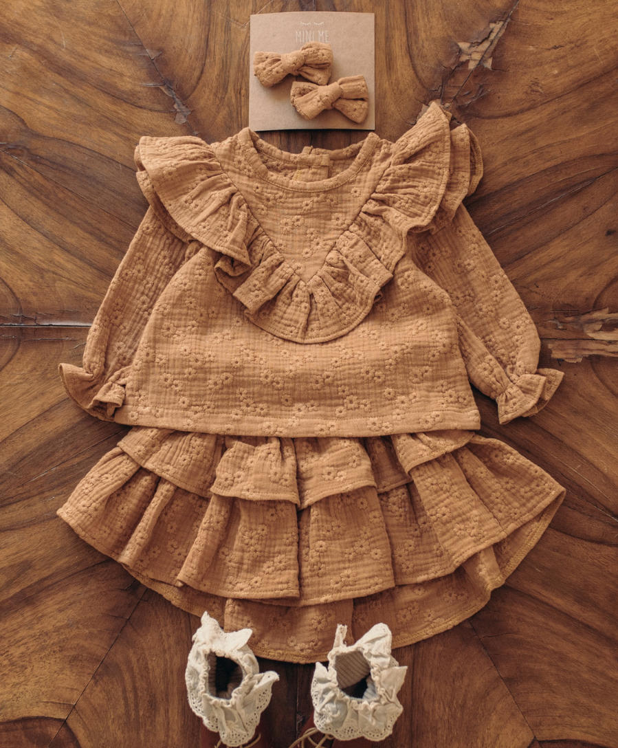 ENYA – Set mit bestickten Rüschen