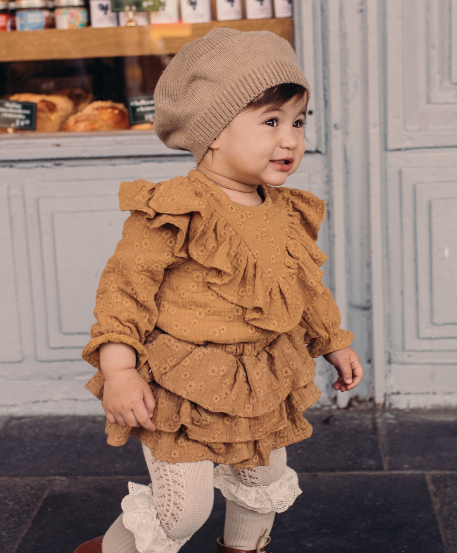 ENYA – Set mit bestickten Rüschen