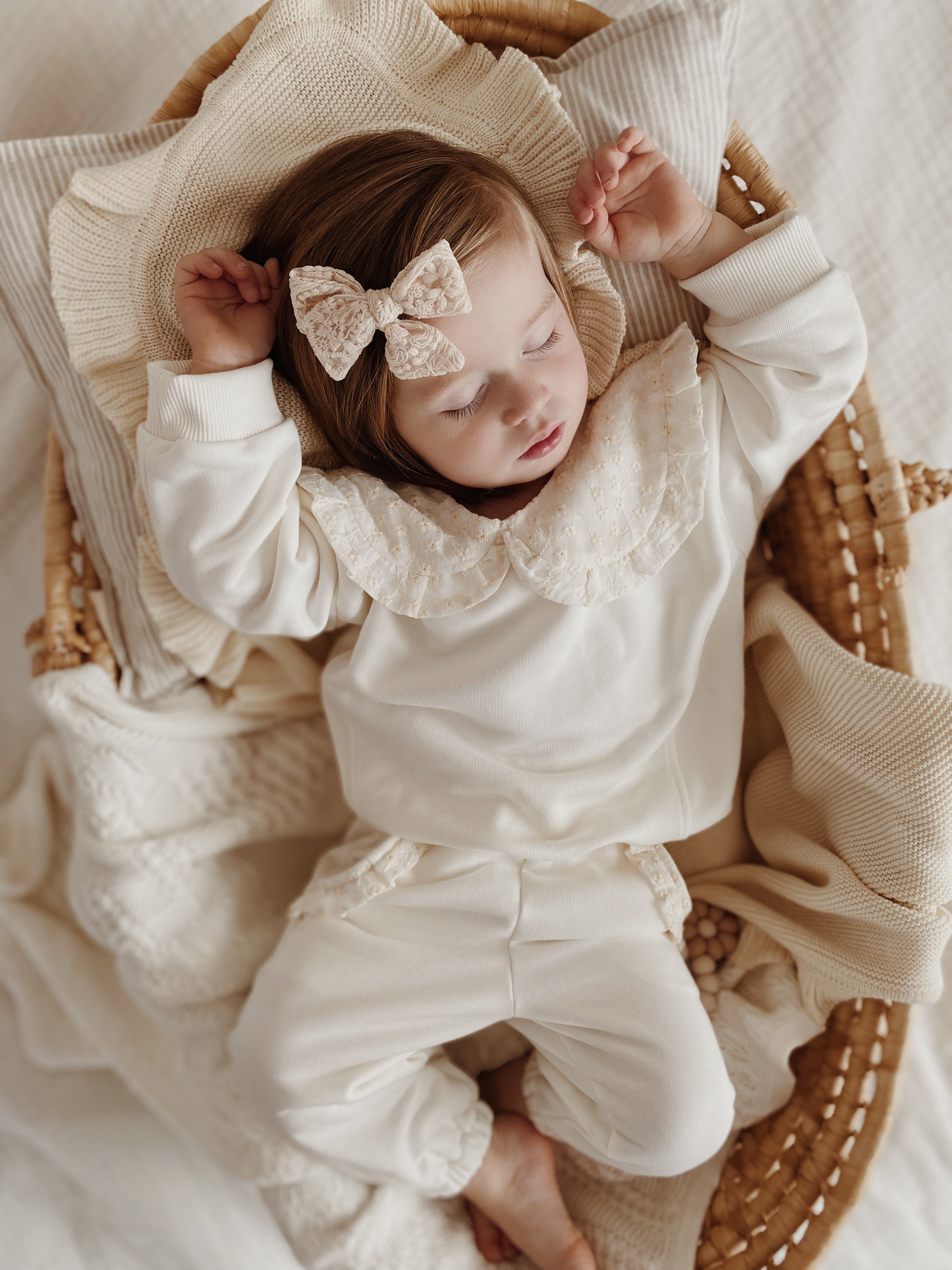 CALLY - Survêtement à col décoré de petites fleurs