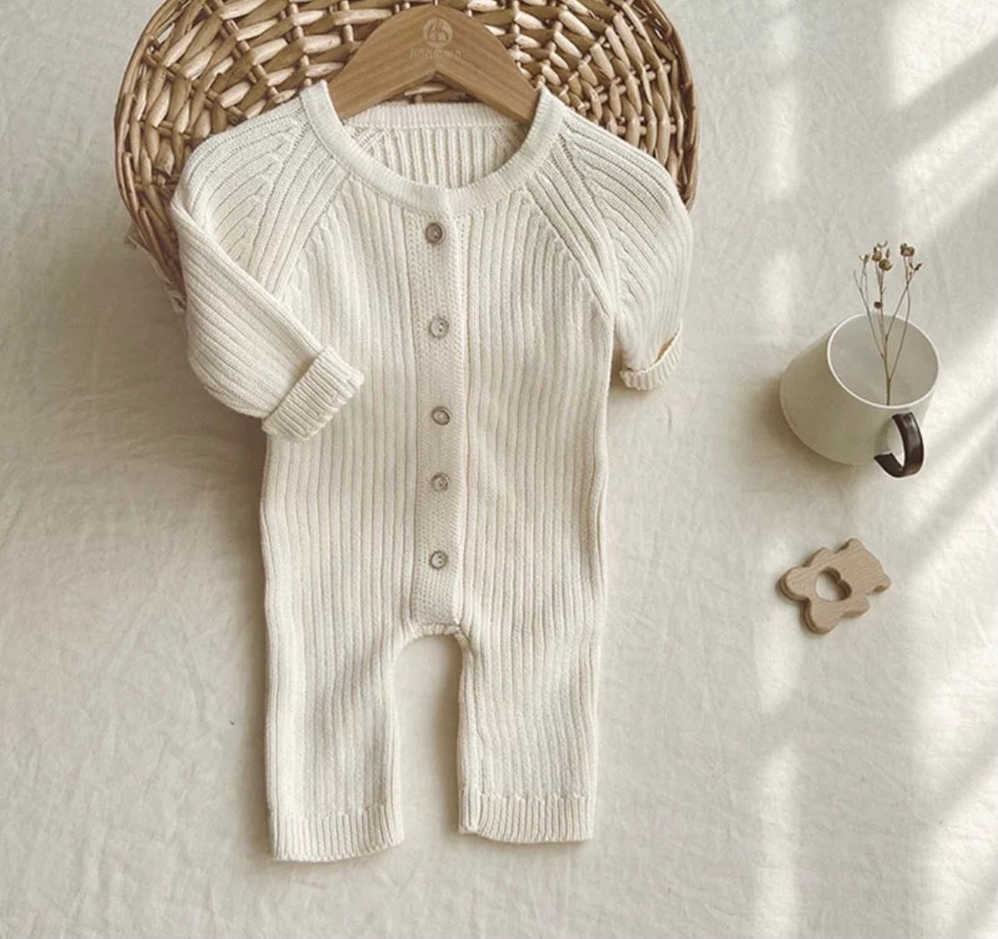 L’ESSENTIEL- Grenouillère & bonnet en tricot