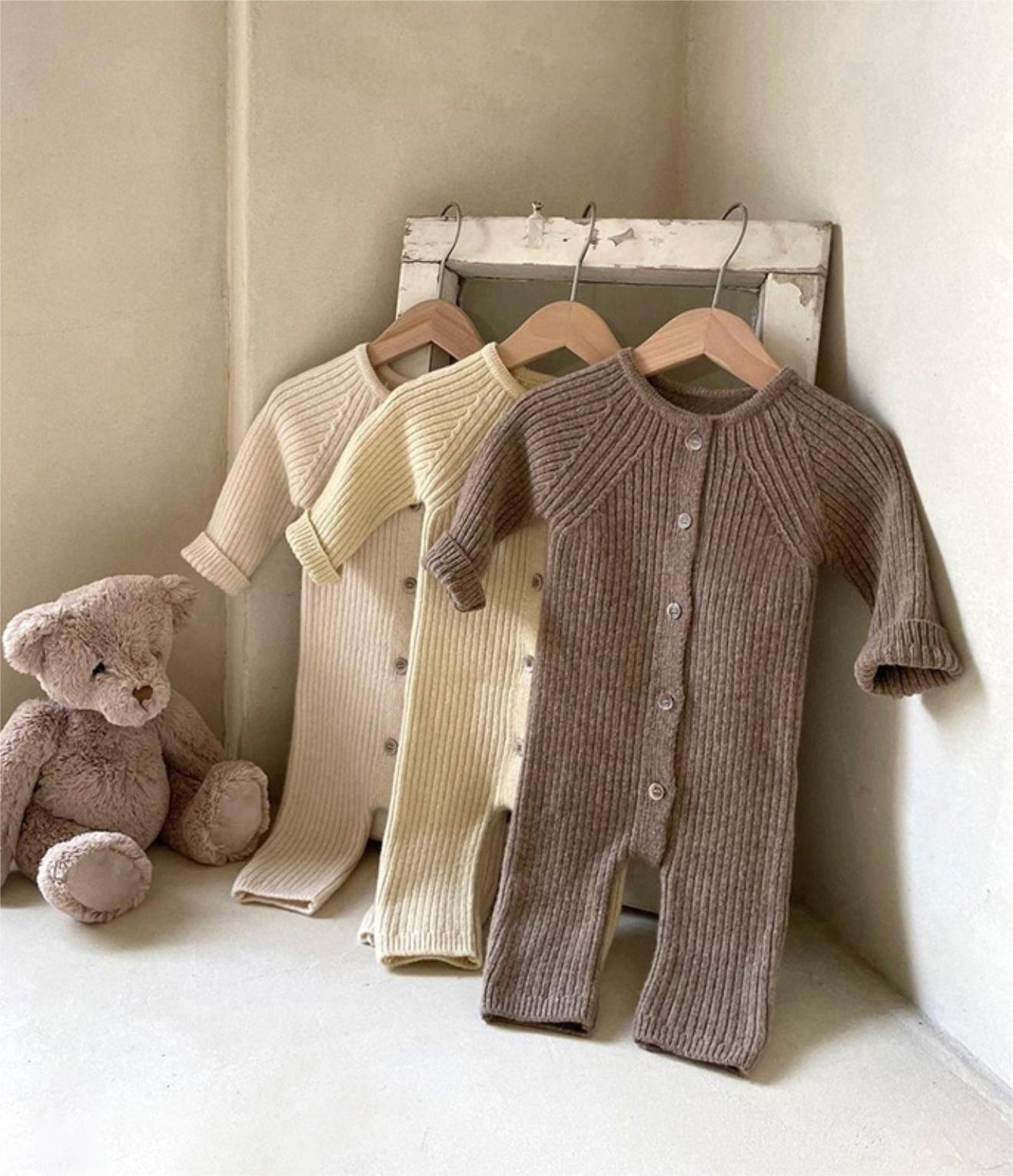 L’ESSENTIEL- Grenouillère & bonnet en tricot