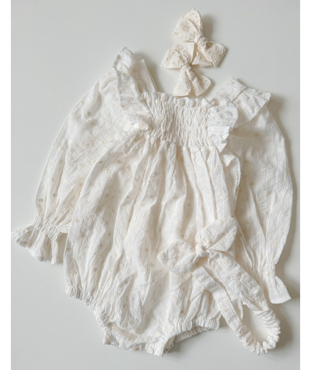 SHANNY - Barboteuse à volants & broderies fines