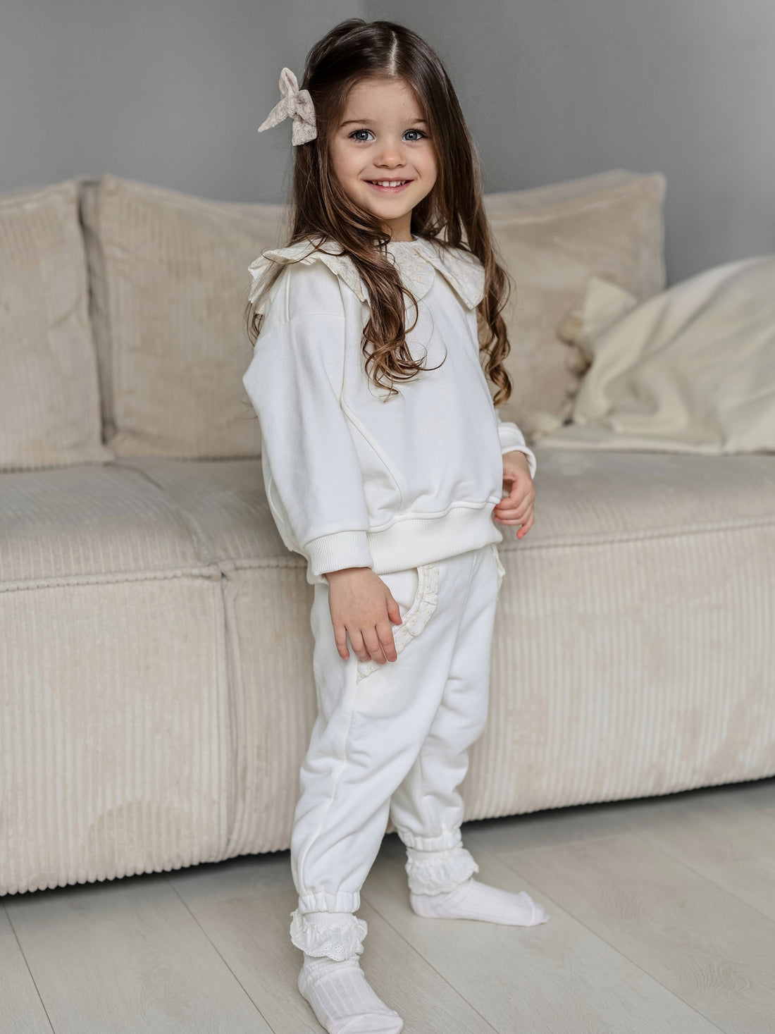 CALLY - Survêtement à col décoré de petites fleurs